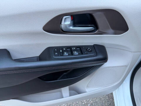 2018 Chrysler Pacifica LX