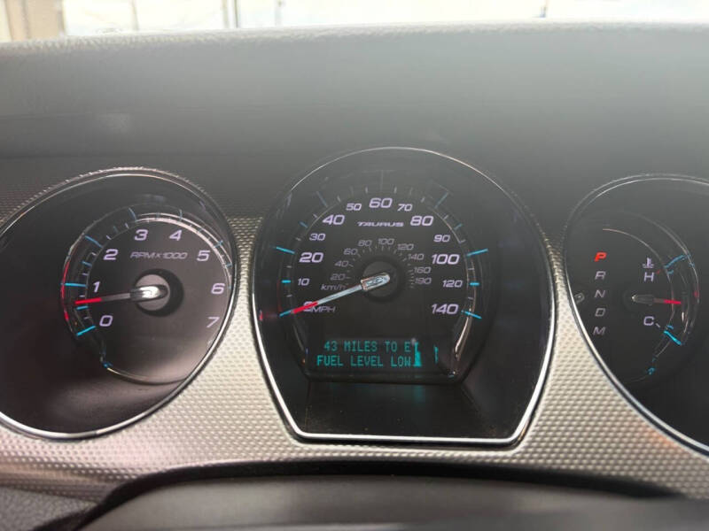2011 Ford Taurus SEL