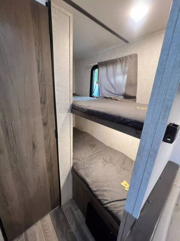 2021 Gulfstream Enlighten Super Lite