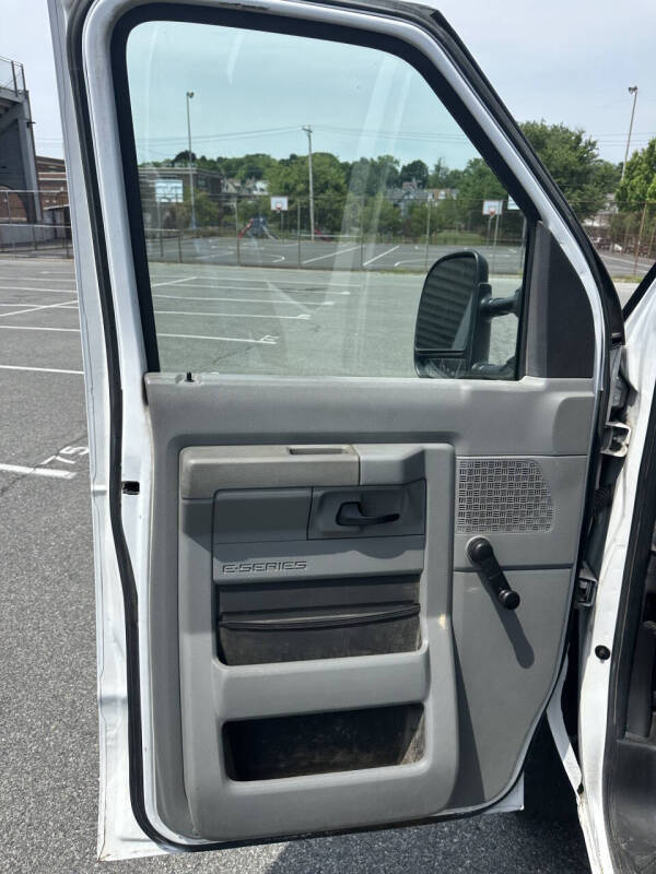 2012 Ford E-Series E-350 SD