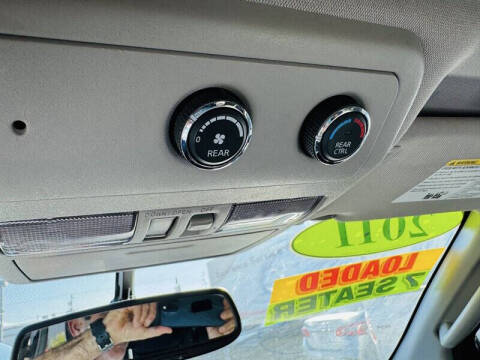 2011 Nissan Pathfinder LE