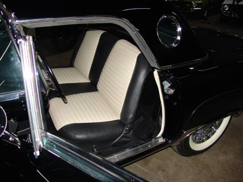 1957 Ford Thunderbird