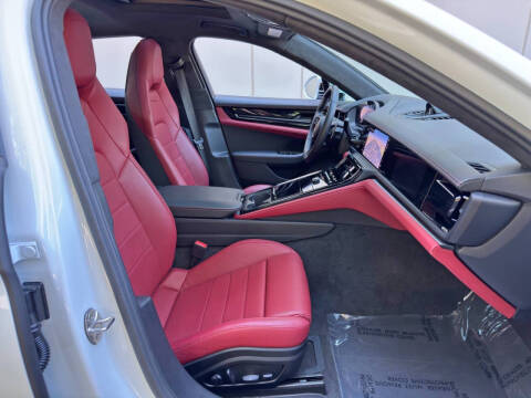 2025 Porsche Panamera 4S E-Hybrid