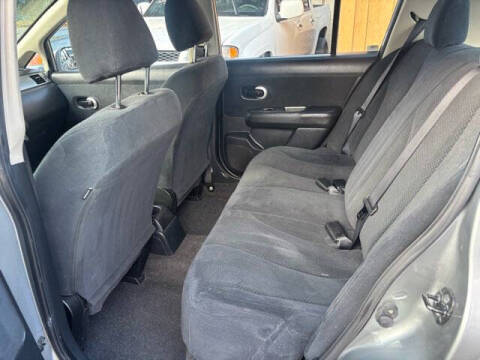 2011 Nissan Versa 1.8 S