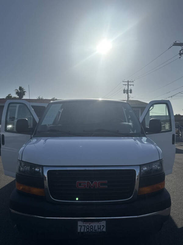 2017 GMC Savana 2500