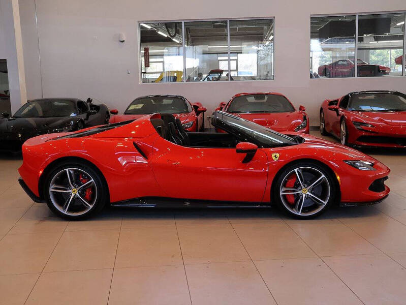 2023 Ferrari 296 GTS