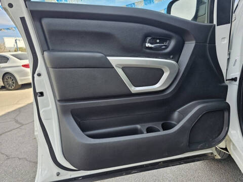 2022 Nissan Titan SV