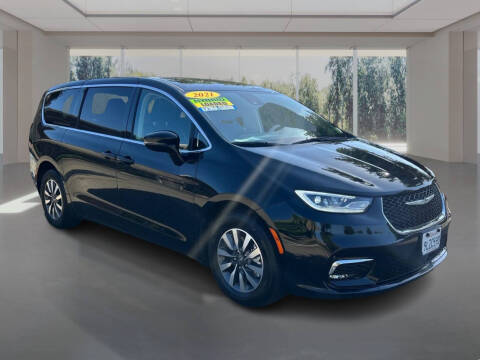 2024 Chrysler Pacifica Plug-In Hybrid Select