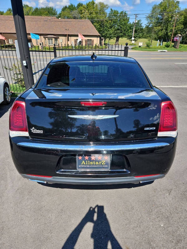 2015 Chrysler 300 Limited photo 7