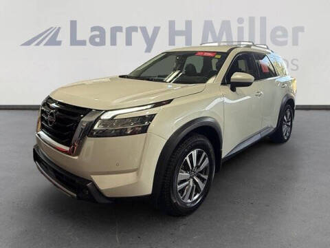 2022 Nissan Pathfinder SL