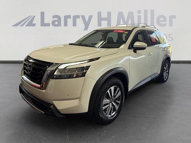 2022 Nissan Pathfinder SL