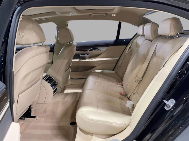 2018 BMW 7 Series 740i