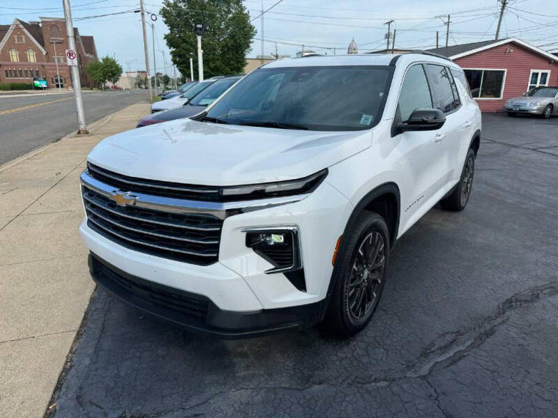 2025 Chevrolet Traverse LT
