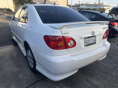 2004 Toyota Corolla CE