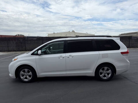 2012 Toyota Sienna