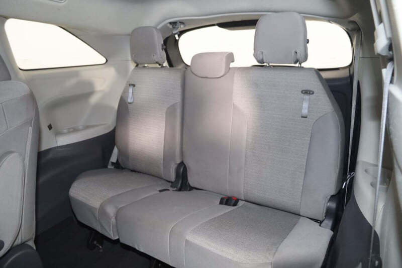 2021 Toyota Sienna LE 8-Passenger