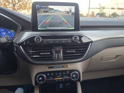 2021 Ford Escape Hybrid Titanium