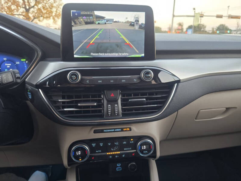 2021 Ford Escape Hybrid Titanium