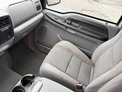 2005 Ford Excursion XLT