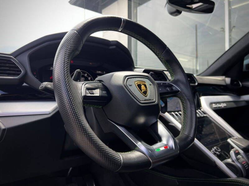 2022 Lamborghini Urus