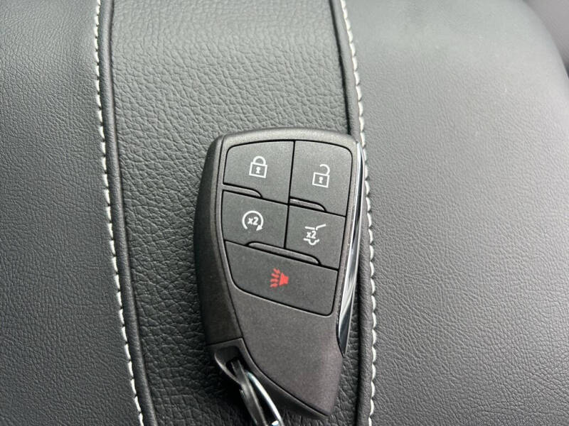 2025 GMC Acadia Denali