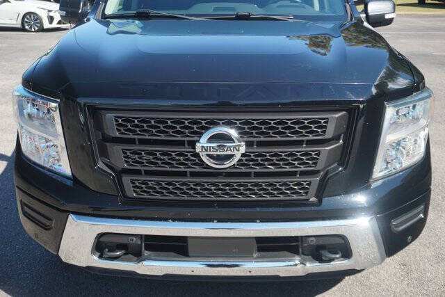 2020 Nissan Titan SV