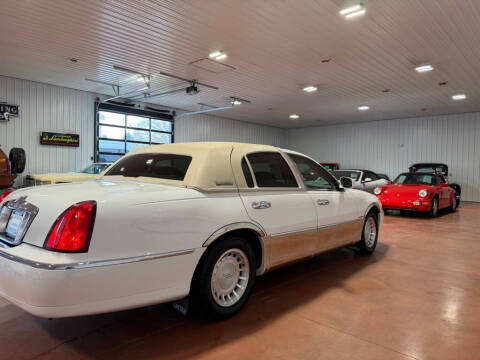 2002 Lincoln Town Car Executive