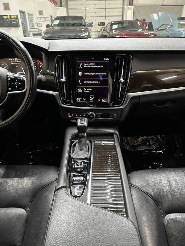 2018 Volvo S90 T5 Momentum