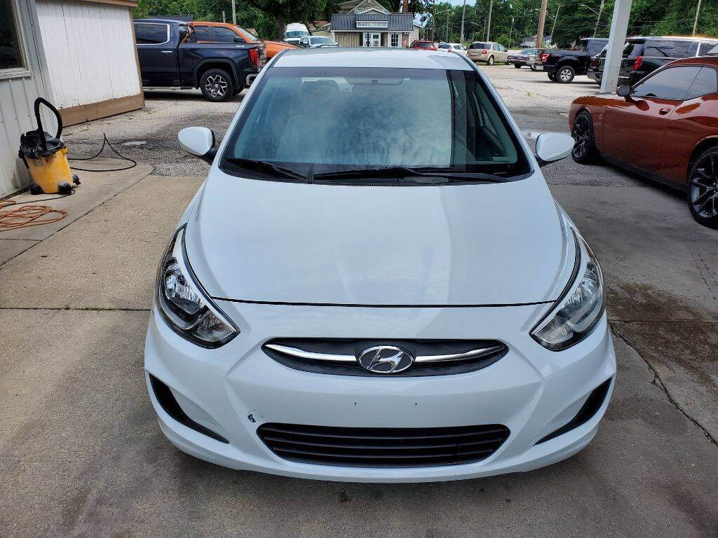 White 2017 Hyundai ACCENT SE SE 4dr Sedan 6M 2
