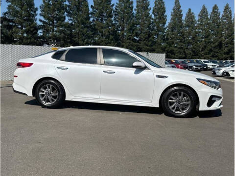 2020 Kia Optima for sale at Carros Usados Fresno in Clovis CA