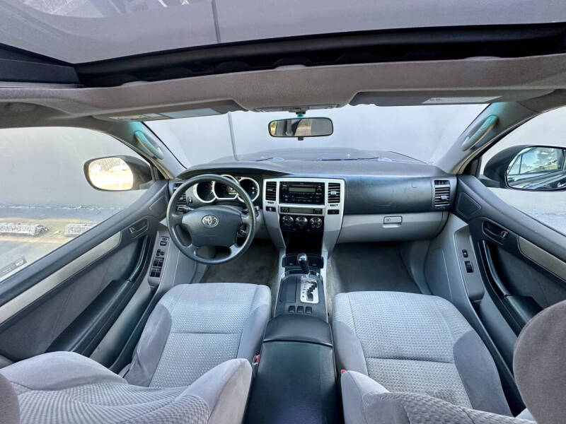 2004 Toyota 4Runner SR5