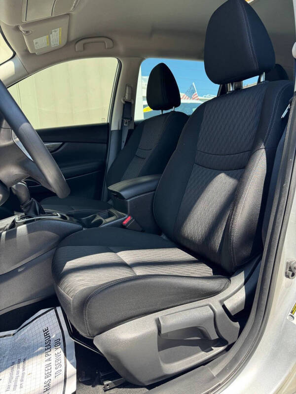 2018 Nissan Rogue SV
