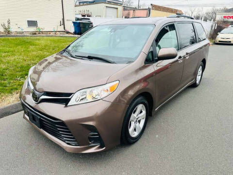 2019 Toyota Sienna LE Mobility 7-Passenger