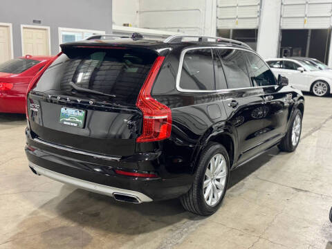 2016 Volvo XC90 T6 Momentum