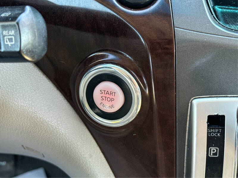 2017 Nissan Quest SV