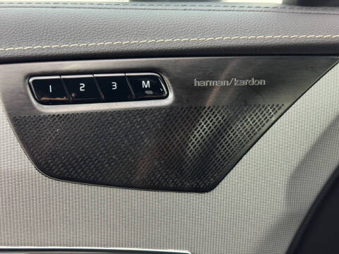 2022 Volvo XC90 Recharge T8 R-Design