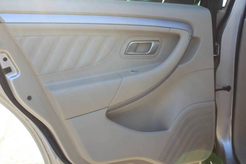 2017 Ford Taurus SEL
