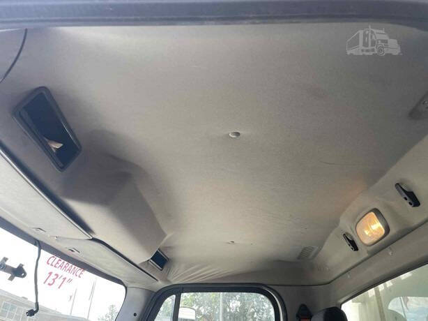 2018 Freightliner M2 106