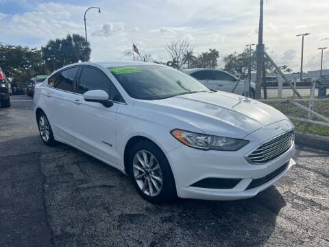 2017 Ford Fusion Hybrid for sale at Lamberti Auto Collection in Plantation FL