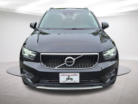 2022 Volvo XC40 T5 Momentum