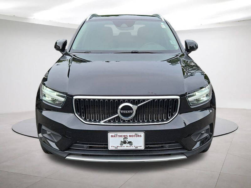 2022 Volvo XC40 T5 Momentum