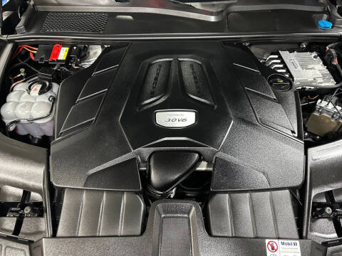 2022 Porsche Cayenne Platinum Edition