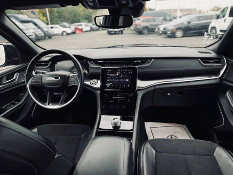 2022 Jeep Grand Cherokee Altitude