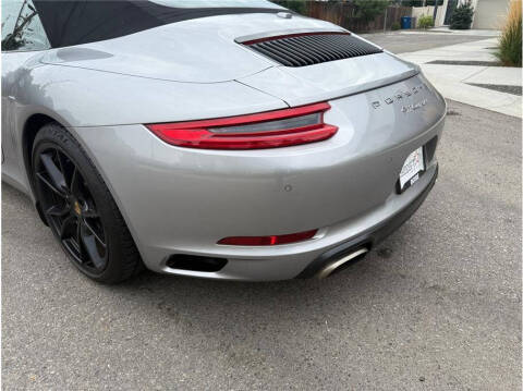 2017 Porsche 911 Carrera