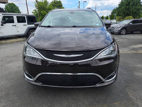 2017 Chrysler Pacifica Touring-L