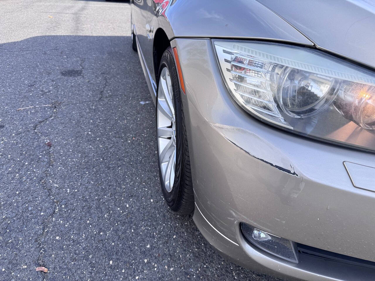 2011 BMW 3 Series 28