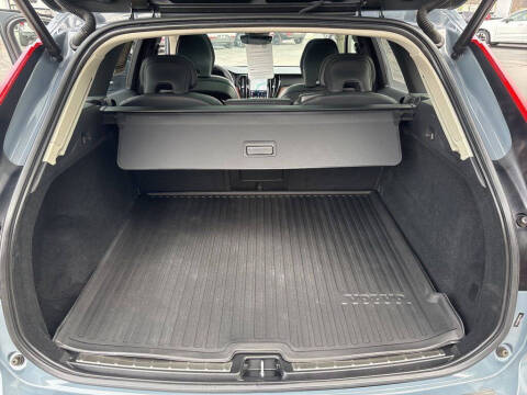 2023 Volvo XC60 B5 Plus Bright Theme