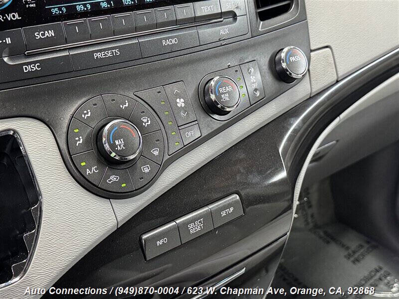 2012 Toyota Sienna LE 8-Passenger