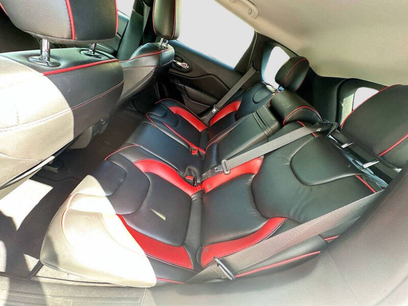 2021 Jeep Cherokee Altitude