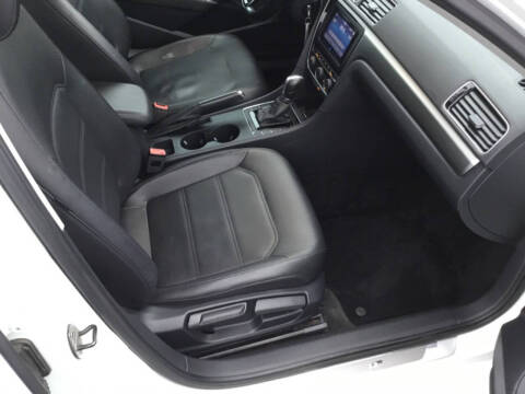 2017 Volkswagen Passat 1.8T R-Line